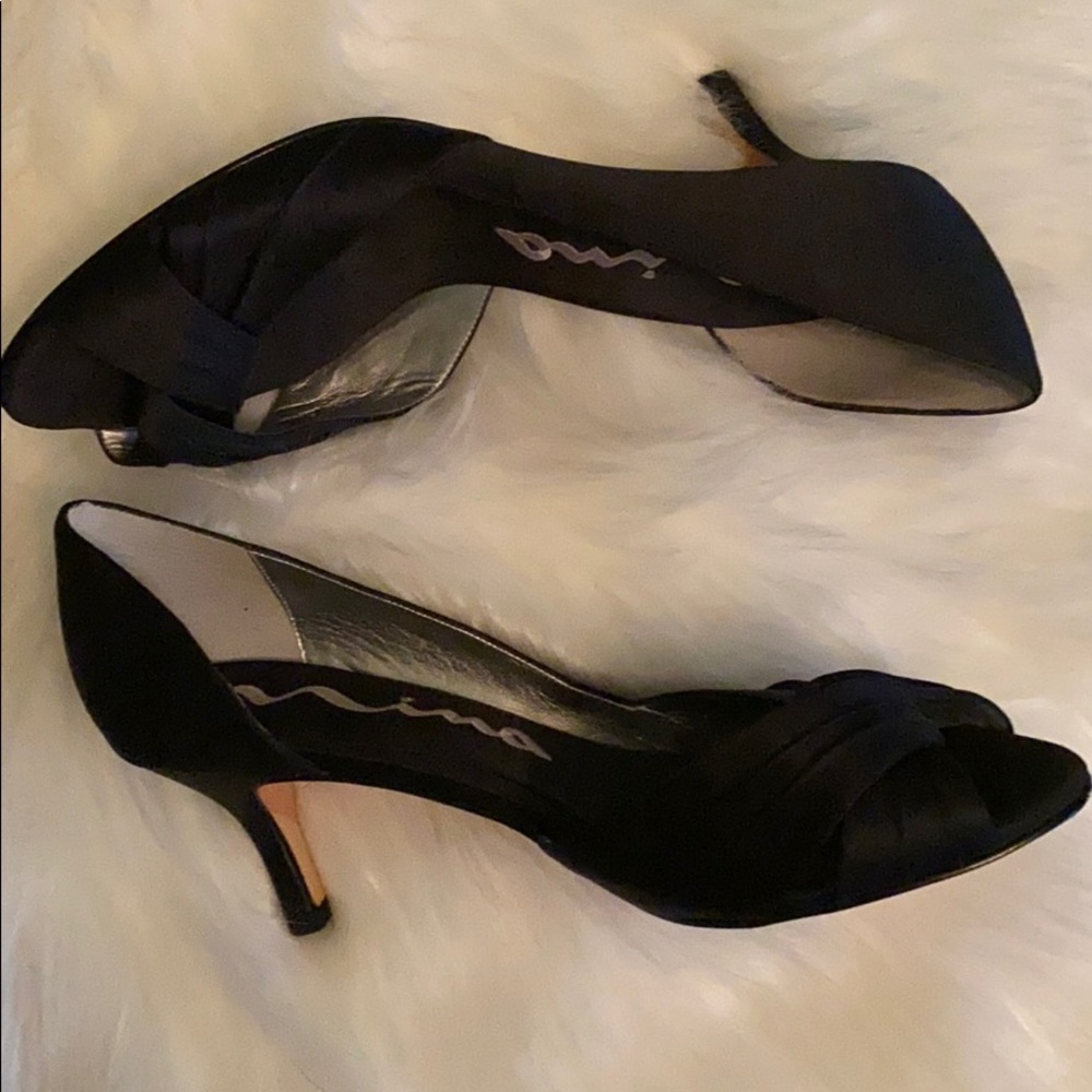 Nina kitten heels size 8